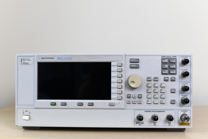 Генератор сигналов Keysight E8257C до 20 ГГц